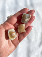 Load image into Gallery viewer, Flower Agate Tumble
