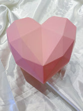 Load image into Gallery viewer, Valentines Crystal Heart Box