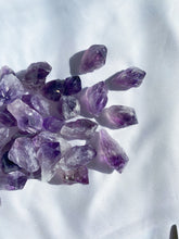 Load image into Gallery viewer, Mini Amethyst Root Point for Gridding