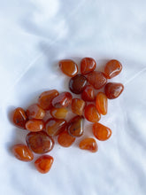 Load image into Gallery viewer, Carnelian Tumble